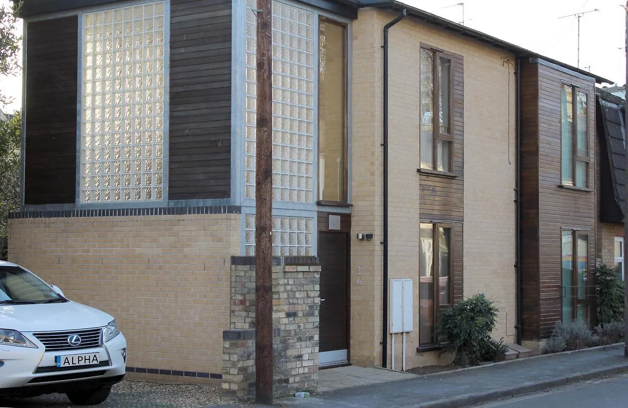 Lux Living Apartments - Alpha Apartments Cambridge 0*,  Reino Unido