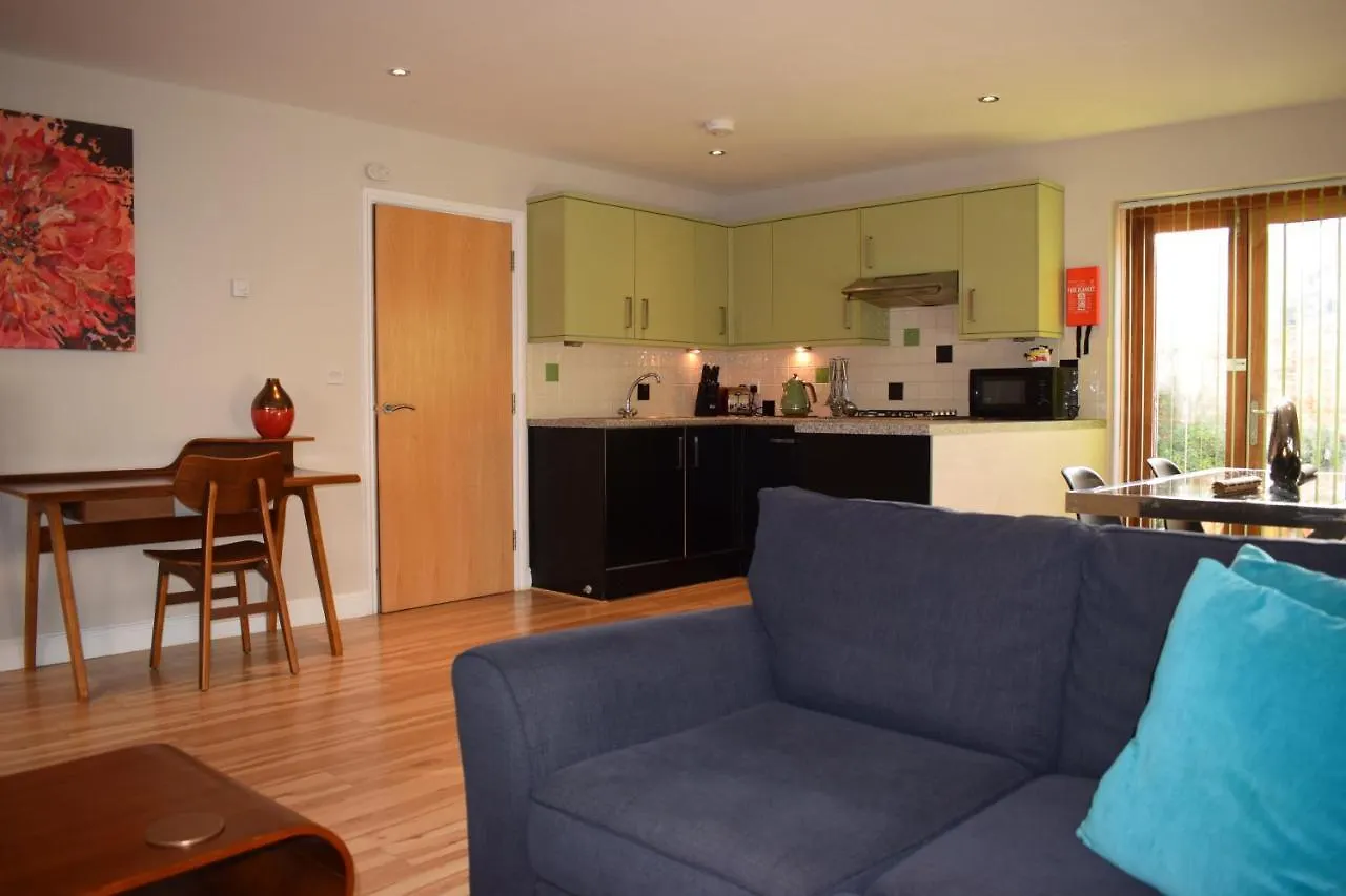 Lux Living Apartments - Alpha Apartments ケンブリッジ